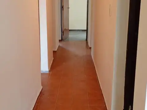 Casa 6 ambientes con 1 baño