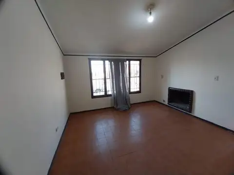 Alquiler casa de 3 habitaciones más local en B° Fuchs
