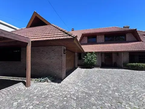 Venta casa 6 ambientes en La Horqueta