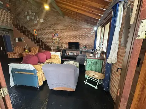 Casa 4 ambientes con 1 baño
