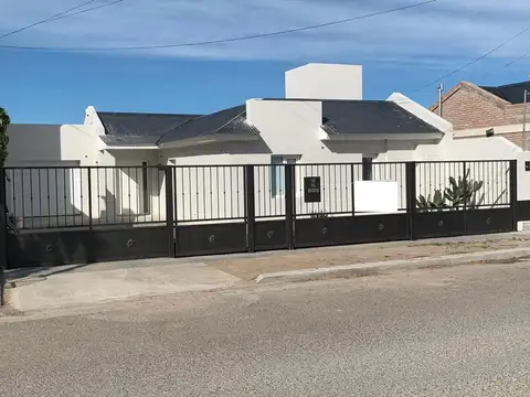 Casa  Marcelo T. Alvear  1356 Puerto Madryn