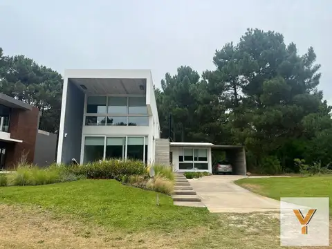 Casa en venta - 3 Dormitorios 3 Baños - Costa del Este