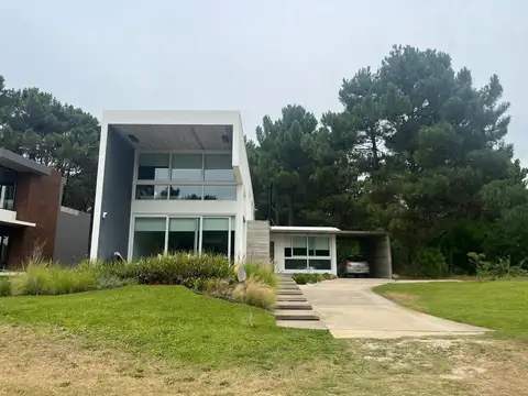 Casa en venta - 3 Dormitorios 3 Baños - Costa del Este