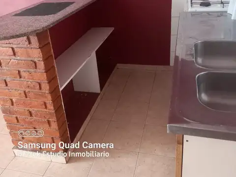 Depto Tipo Casa en Alquiler en Moron, $ 420.000
