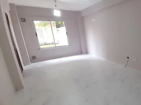 ALQUILER DE DEPARTAMENTO EN PLANTA BAJA CON COCHERA