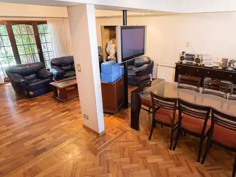 OV LAGOS AL 1300 - VENTA DE CASA DE 4 DORMITORIOS EN ROSARIO