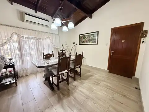 Chalet 3 ambientes en excelente estado.