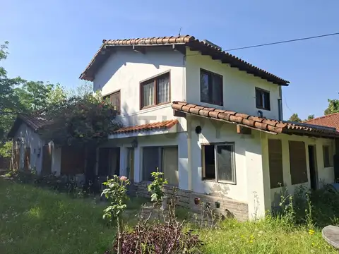 Casa 6 ambientes con 3 baños