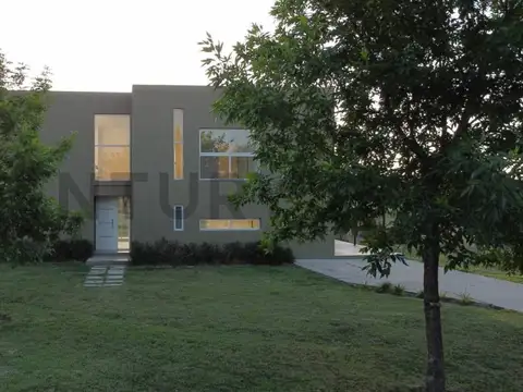 barrio el canton 200, Piso 0