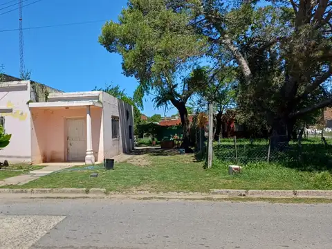 Casa en venta, inversion, lote esquina de 658 m2