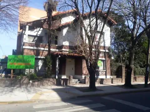 Excelente ubicación esquina comercial a 1 cuadra estación. ideal para inversionista.! NUEVO VALOR