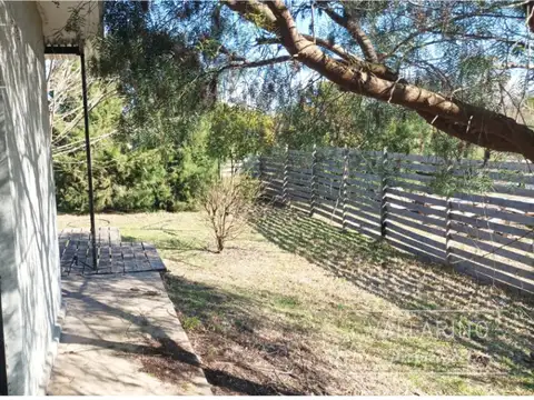 Casa en venta c/ cochera en Colón