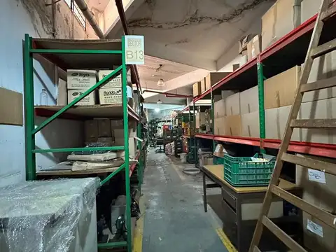 Deposito en venta - 1673 m2 - Lanus