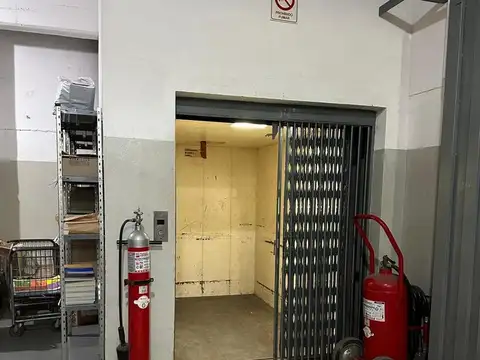 Galpon en Venta 45  mts Fondo