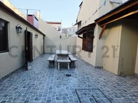 VENTA CASA 5 AMB PARRILA/COCHERA/PATIO A.CREDITO PERMUTA