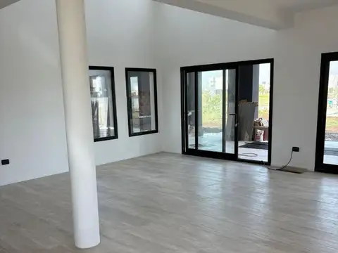 Casa 5 ambientes con 3 baños