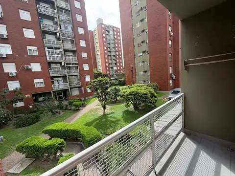 San Pedro 100, Piso 1°