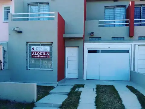 ALQUILER Casa B° Cerrado Villa Retiro 2 dorm, patio, cochera