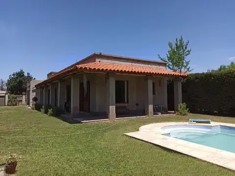 Venta casa 4 hab Barrio Privado Los Cerezos Maipu