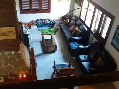 Casa 7 ambientes con 3 baños