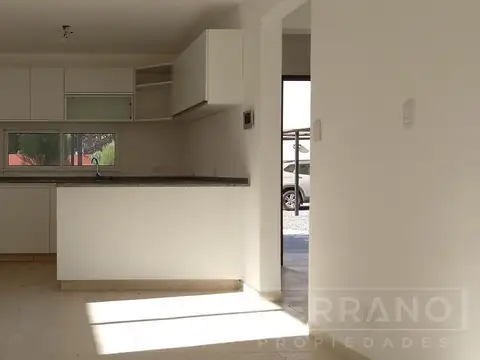 Casa 6 ambientes con 3 baños