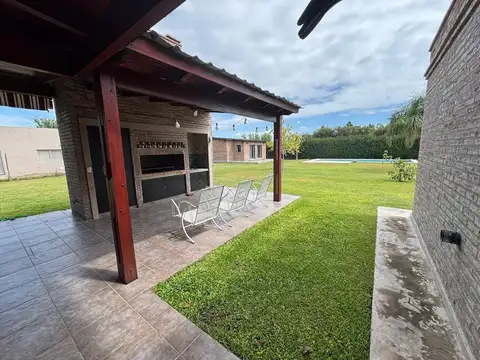 Casa 3 ambientes con 2 baños