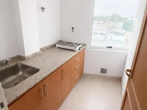 Oficina 2 ambientes con 1 baño
