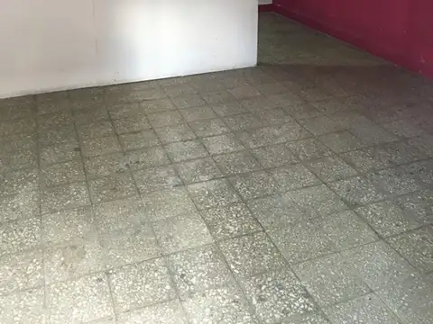 Local en Alquiler en Monte Castro, $ 400.000