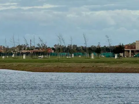 Terreno en Venta 20  mts Fondo