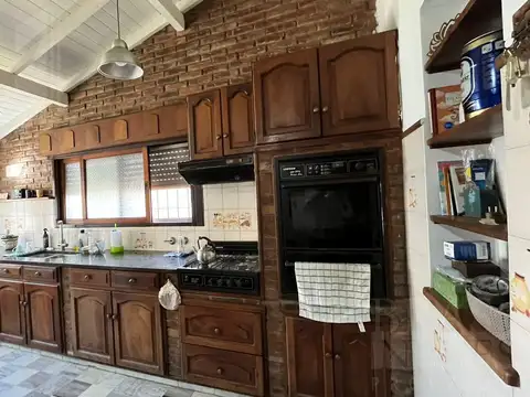 2 UNIDADES de 3 amb. Sobre lote de 10x41 / suite / gran jardín