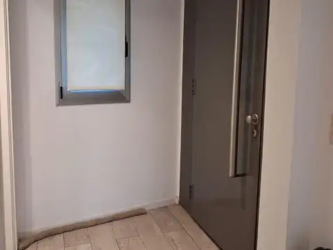 Casa en Alquiler con 2 cocheras