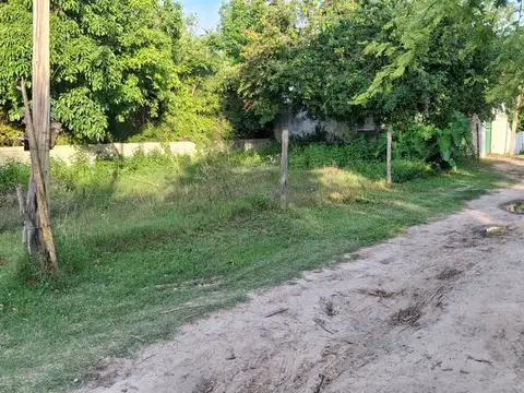 Terreno en venta - En Puente Santa Lucia  / Goya