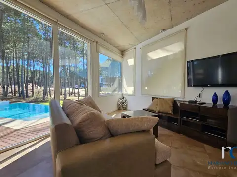Casa 4 ambientes con 3 baños
