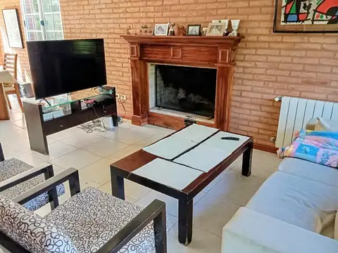 Casa 5 ambientes con 3 baños