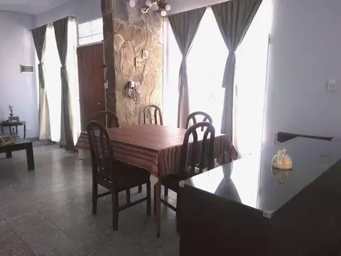 Casa en Venta en Burzaco, USD 190.000