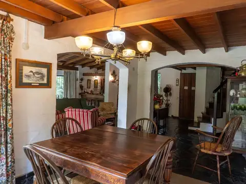 Casa en Venta con 2 cocheras