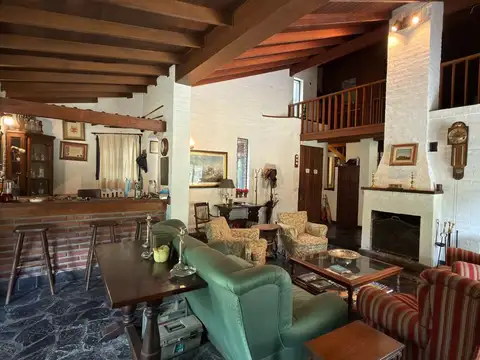 Casa 5 ambientes con 3 baños