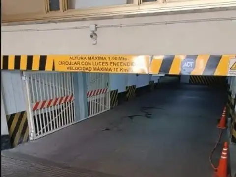 Venta de 3 Cocheras en oportunidad a metros de Tribunales  