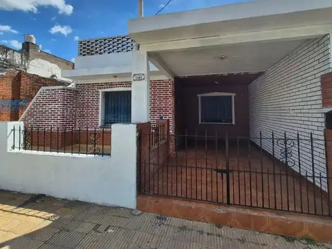 Casa en venta de 3 dormitorios c/ cochera en Bella Vista