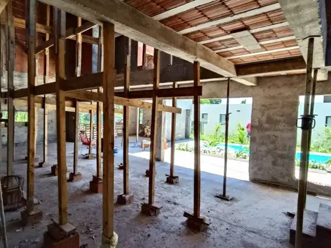 Casa en Venta con 2 cocheras