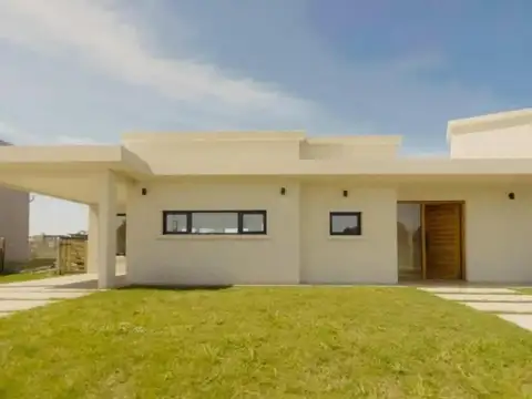 Casa en venta - 3 Dormitorios 3 Baños - Mar del Plata