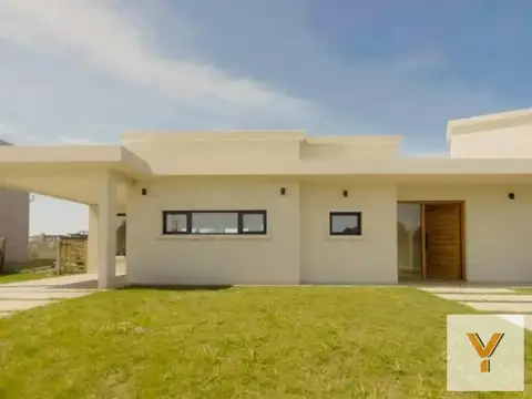 Casa en venta - 3 Dormitorios 3 Baños - Mar del Plata