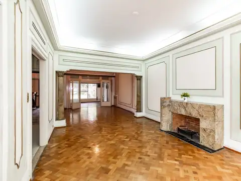 Casa en Alquiler con 2 cocheras