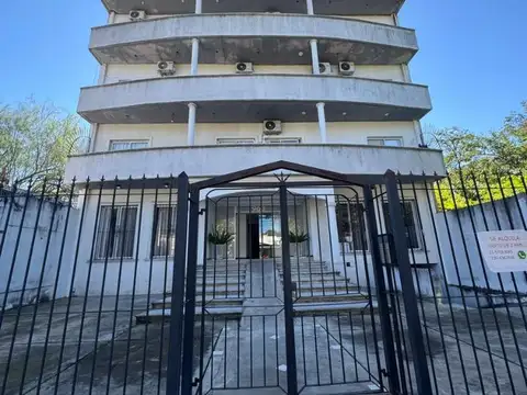 Departamento de 2 ambientes con cochera en alquiler en Pilar