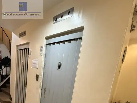 Oficina 6 ambientes con 3 baños