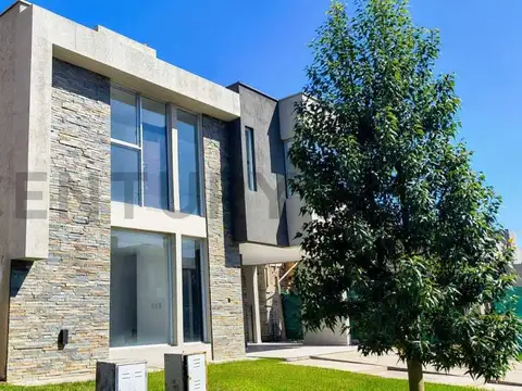 Venta de Casa Barrio Privado en Guaymallén