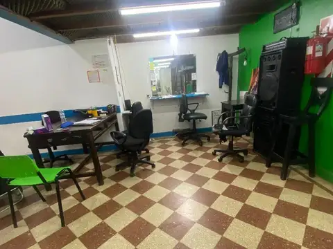 AMPLIO LOCAL UBICADO EN EL CORAZÓN DE BALVANERA
