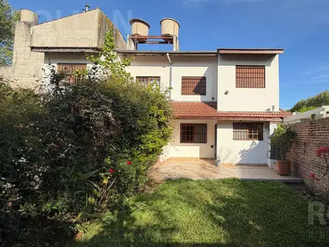 ALQUILER HERMOSO CHALET DUPLEX DE 5 AMBIENTES EN VILLA ADELINA APTO MASCOTAS