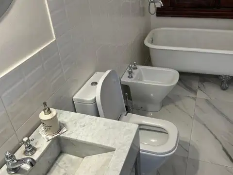 Casa 4 ambientes con 4 baños