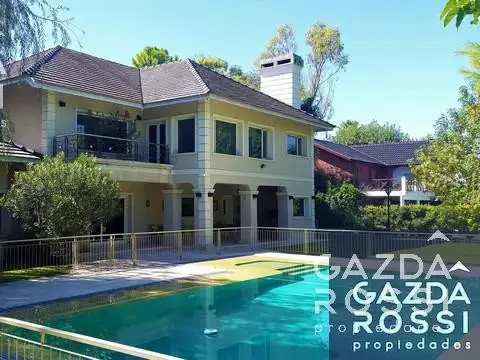 Excelente casa en doble a la venta en Saint Thomas Sur